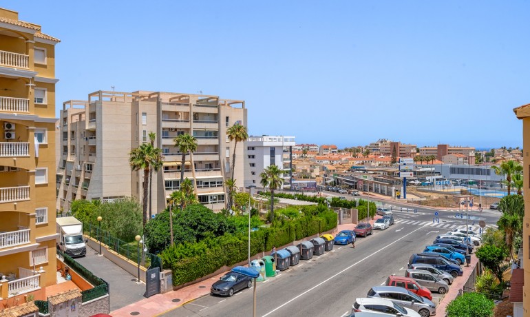 Sale - Apartment / Flat -
Torrevieja - Torrevieja - Aguas Nuevas