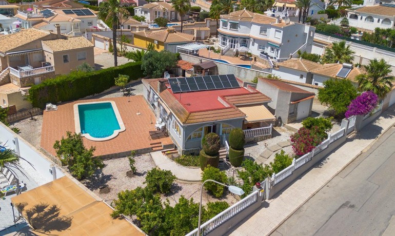 Sale - Villa -
Rojales - Centro de la Ciudad Quesada
