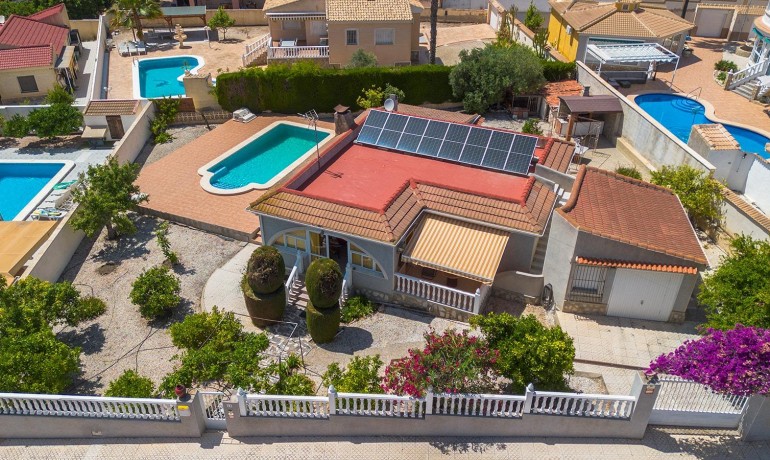 Sale - Villa -
Rojales - Centro de la Ciudad Quesada