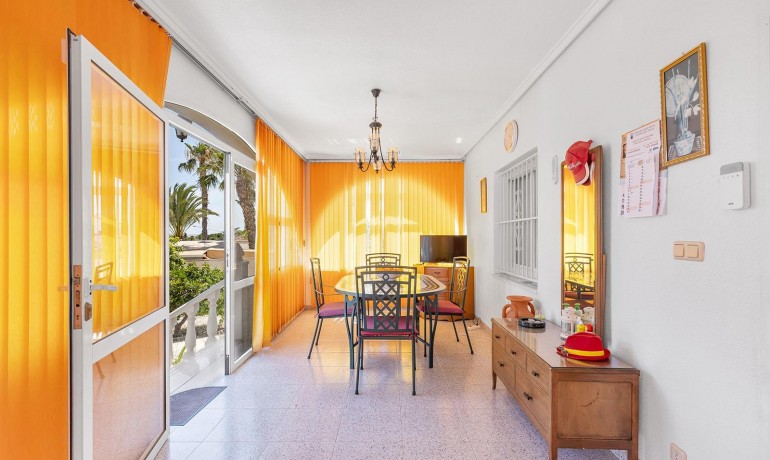 Sale - Villa -
Rojales - Centro de la Ciudad Quesada