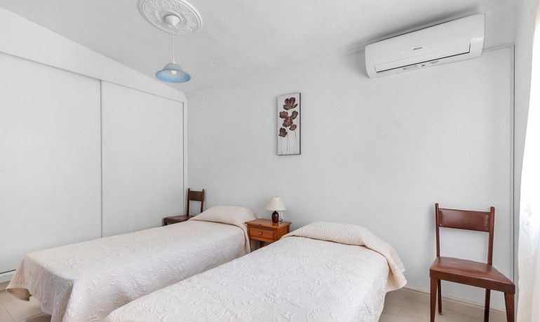 Sale - Villa -
Rojales - Centro de la Ciudad Quesada