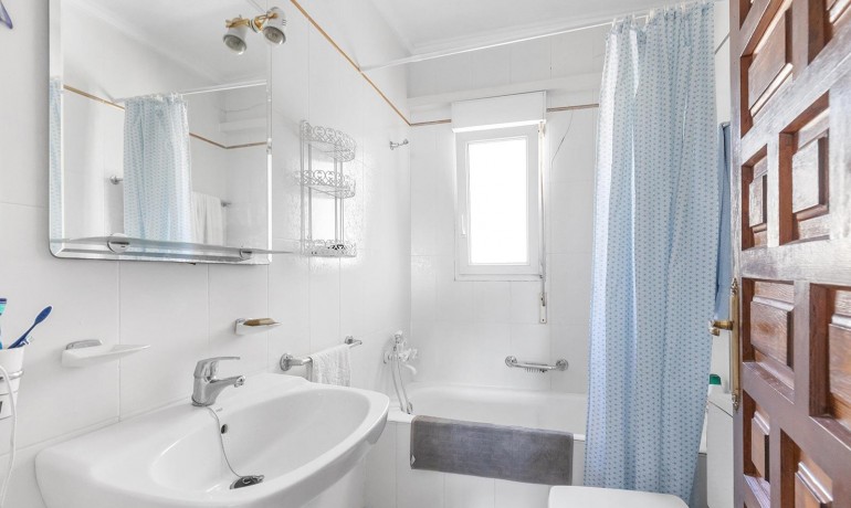 Sale - Villa -
Rojales - Centro de la Ciudad Quesada