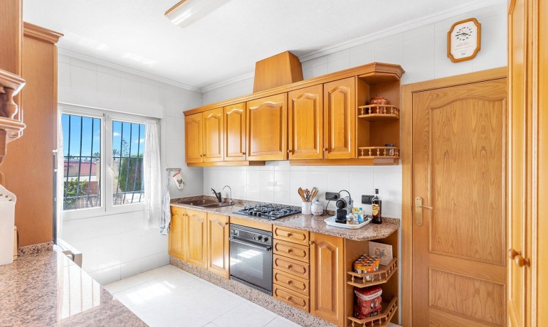 Sale - Villa -
Rojales - Centro de la Ciudad Quesada