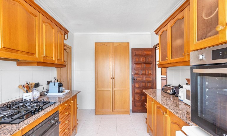 Sale - Villa -
Rojales - Centro de la Ciudad Quesada
