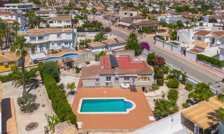Sale - Villa -
Rojales - Centro de la Ciudad Quesada