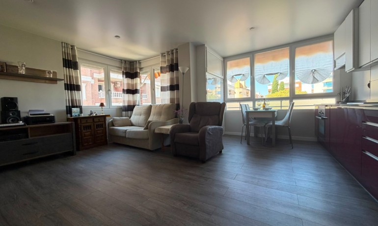 Sale - Apartment / Flat -
Torrevieja Centro - Torrevieja