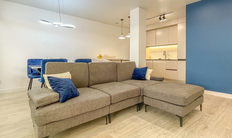 Sale - Apartment / Flat -
Torrevieja - Playa Acequion