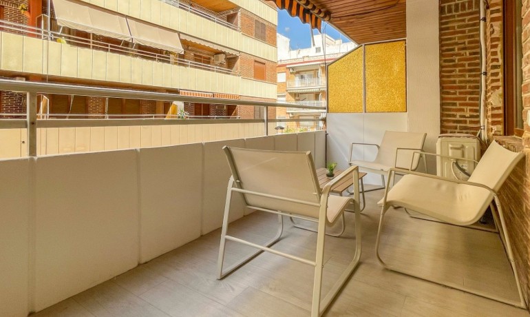 Sale - Apartment / Flat -
Torrevieja - Playa Acequion