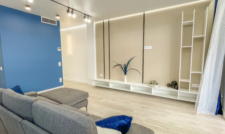 Sale - Apartment / Flat -
Torrevieja - Playa Acequion