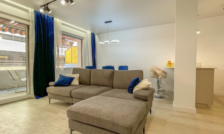 Sale - Apartment / Flat -
Torrevieja - Playa Acequion