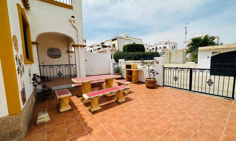 Sale - House -
Orihuela* - Entre Naranjos Vistabella