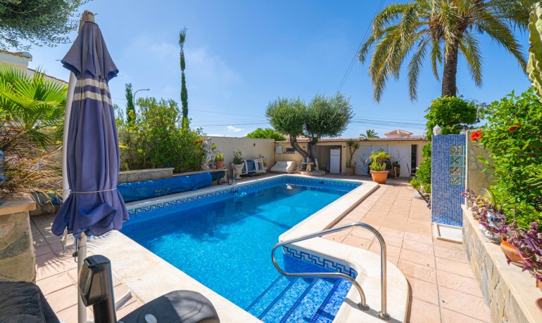 Sale - Villa -
Cuidad Quesada* - Rojales