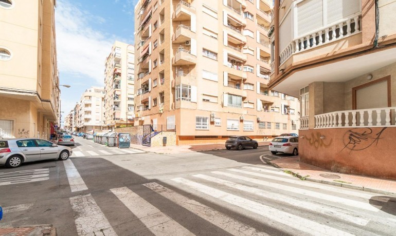 Sale - Apartment / Flat -
Torrevieja* - Curva del Palangre