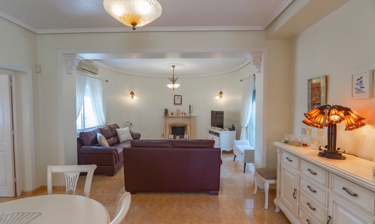 Sale - Villa -
Ciudad Quesada - Campo De Golf La Marquesa