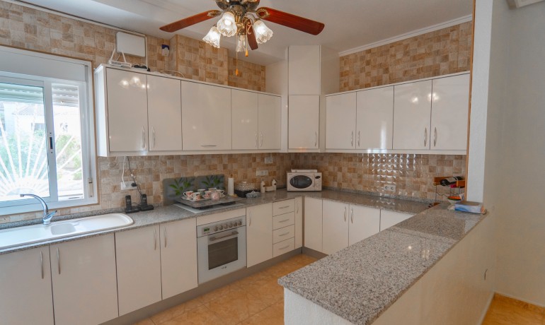 Sale - Villa -
Ciudad Quesada - Campo De Golf La Marquesa