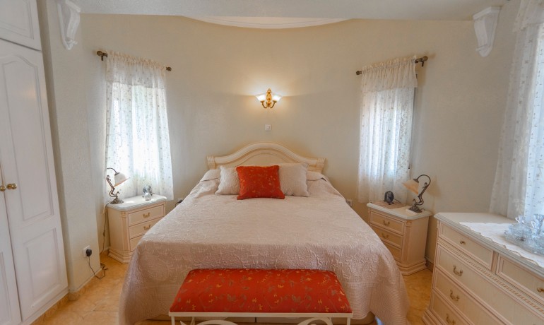 Sale - Villa -
Ciudad Quesada - Campo De Golf La Marquesa
