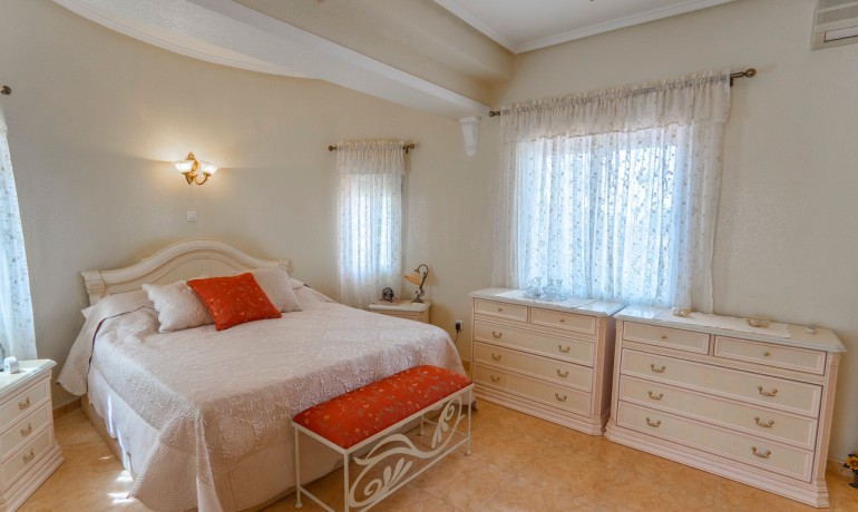 Sale - Villa -
Ciudad Quesada - Campo De Golf La Marquesa