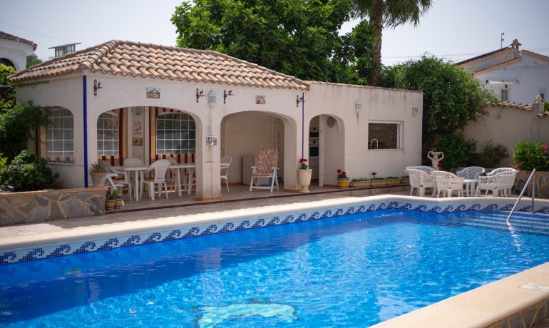 Sale - Villa -
Ciudad Quesada - Campo De Golf La Marquesa