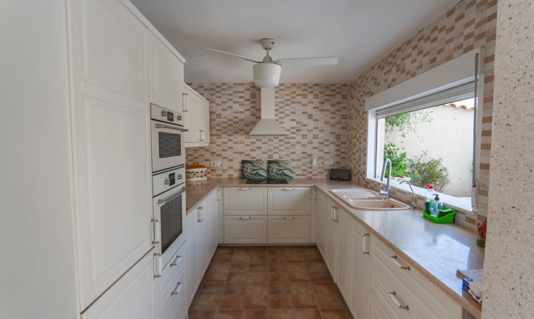 Sale - Villa -
Ciudad Quesada - Campo De Golf La Marquesa