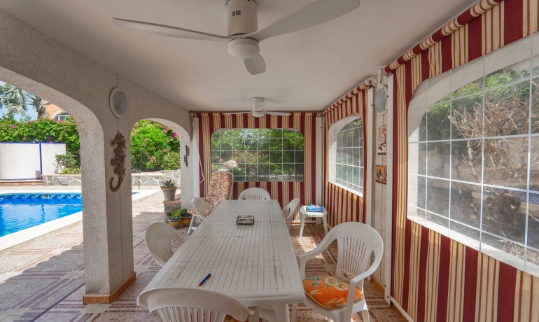 Sale - Villa -
Ciudad Quesada - Campo De Golf La Marquesa