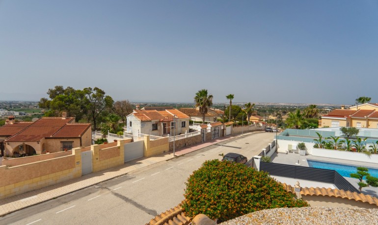 Sale - Villa -
Ciudad Quesada - Campo De Golf La Marquesa