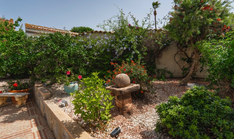 Sale - Villa -
Ciudad Quesada - Campo De Golf La Marquesa