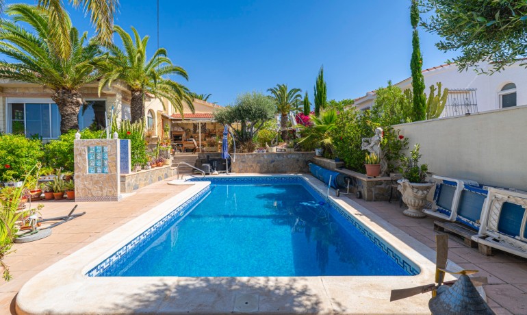 Sale - Villa -
Ciudad Quesada - Rojales