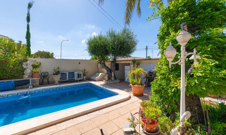 Sale - Villa -
Ciudad Quesada - Rojales