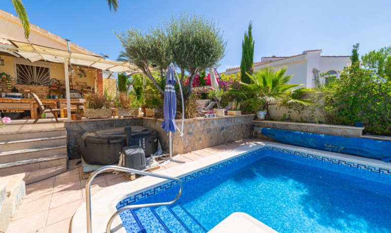 Sale - Villa -
Ciudad Quesada - Rojales