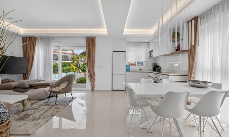 Sale - Apartment / Flat -
Rojales - Cuidad Quesada