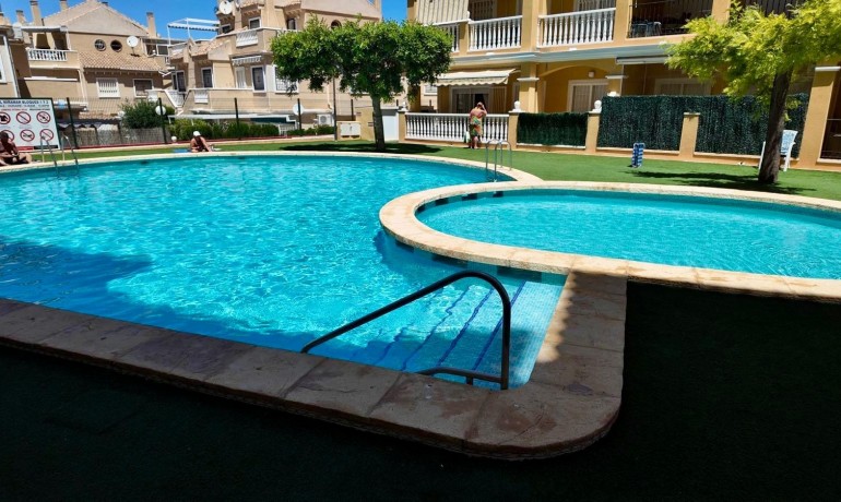 Sale - Apartment / Flat -
Torrevieja - Torreblanca