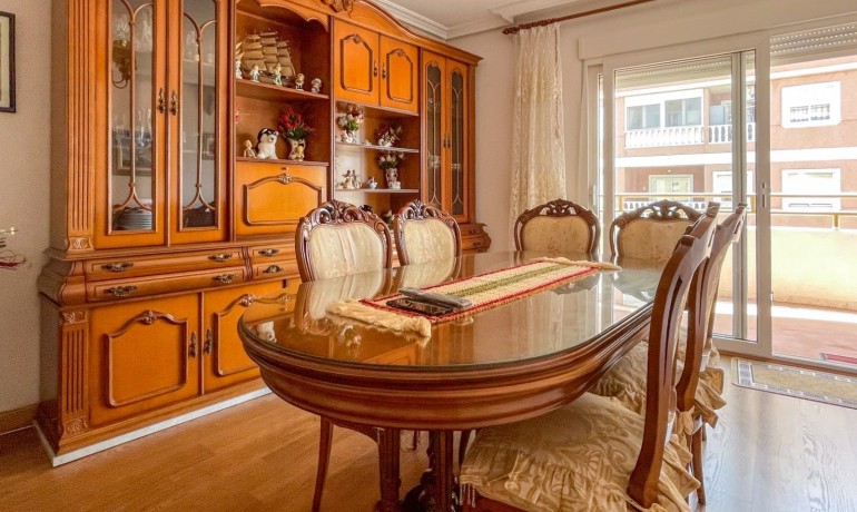 Revente - Appartement / Flat -
Torrevieja - Playa Acequion