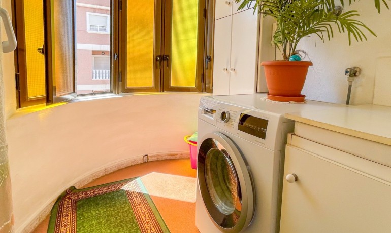 Revente - Appartement / Flat -
Torrevieja - Playa Acequion