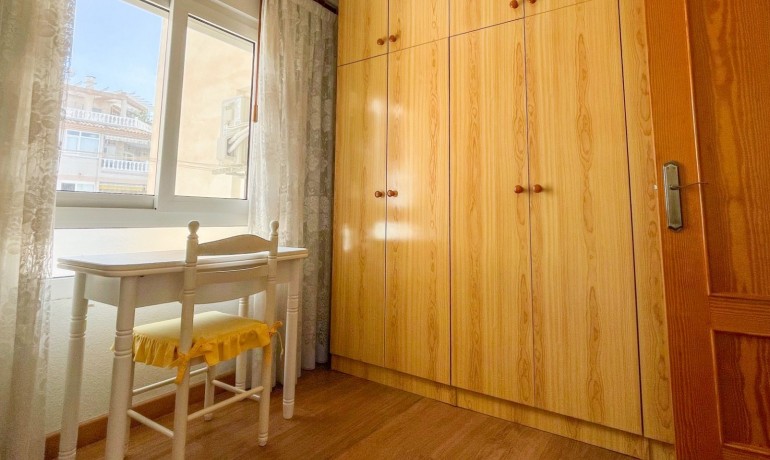 Revente - Appartement / Flat -
Torrevieja - Playa Acequion