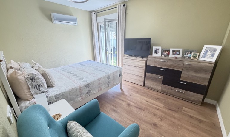 Revente - Villa -
Orihuela Costa - Villamartin