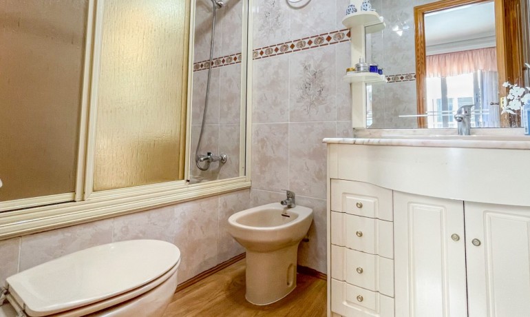 Revente - Appartement / Flat -
Torrevieja* - El Acequión - Los Náufragos