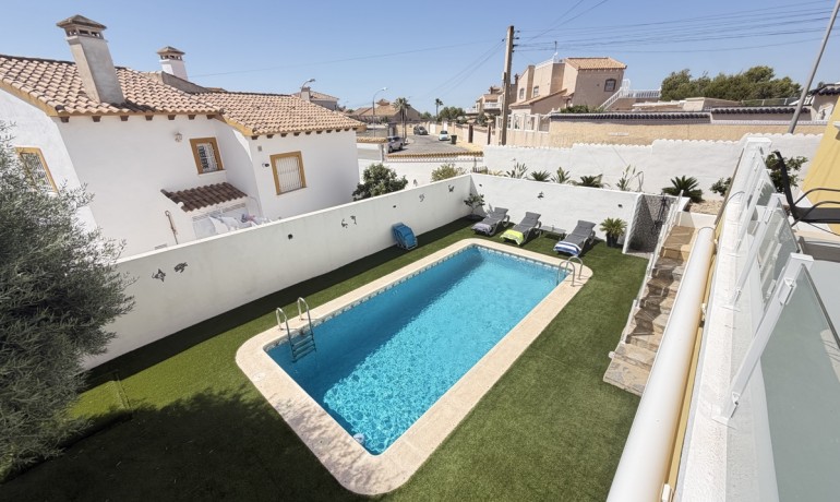 Revente - Villa -
Villamartin