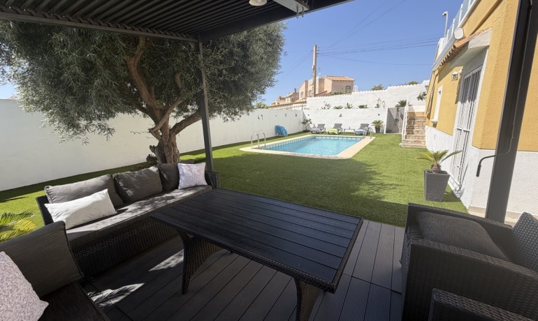 Revente - Villa -
Villamartin