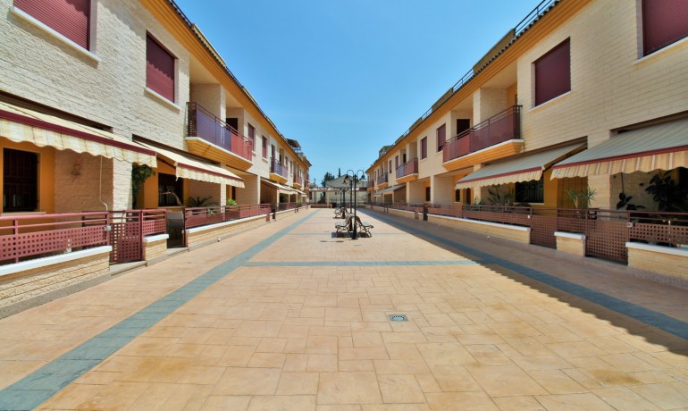 Revente - Maison -
Orihuela - Los Desamparados