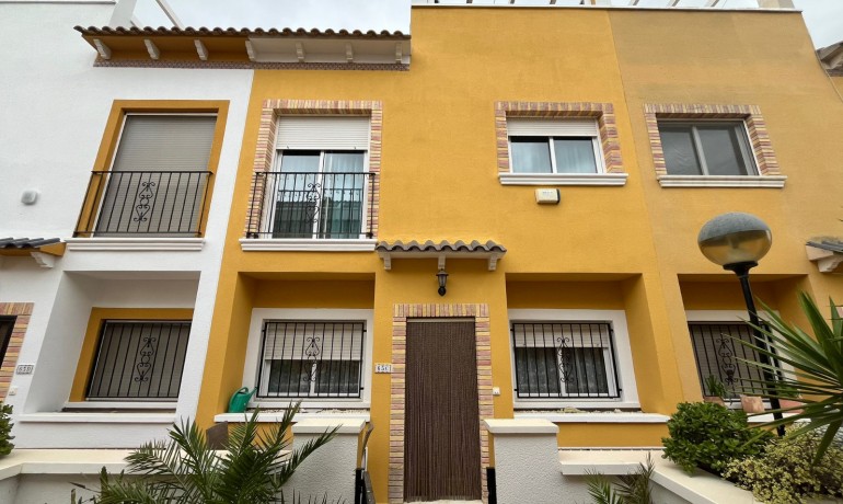 Revente - Maison -
Catral - Catral - Town