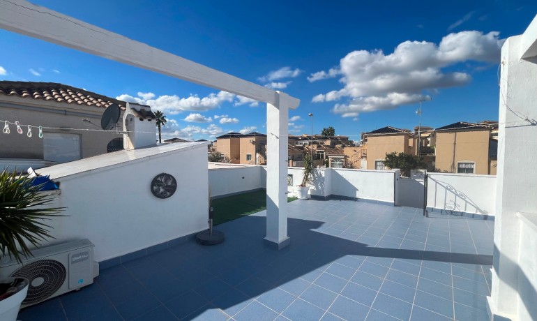 Revente - Maison -
Orihuela Costa - Punta Prima