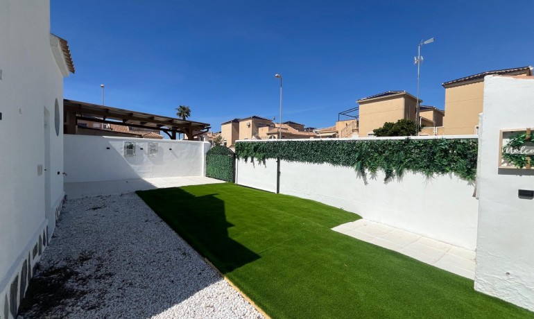 Revente - Maison -
Orihuela Costa - Punta Prima