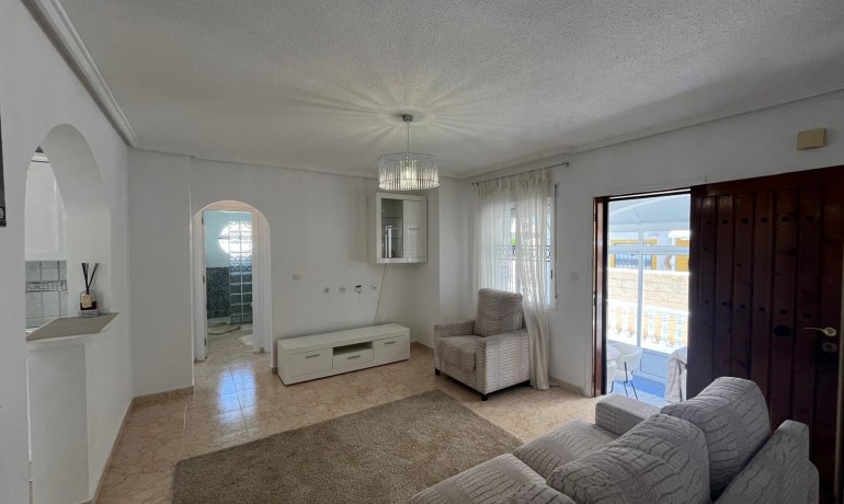 Revente - Maison -
Orihuela Costa - Punta Prima