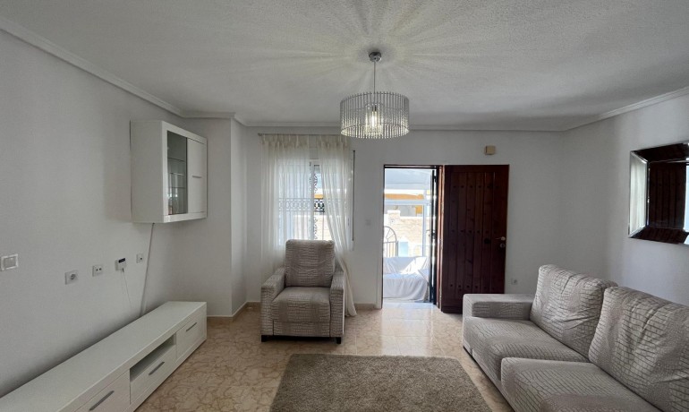 Revente - Maison -
Orihuela Costa - Punta Prima