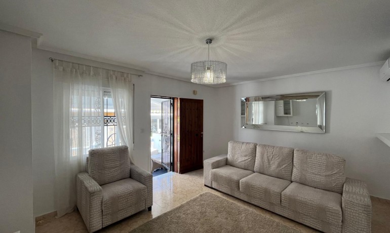 Revente - Maison -
Orihuela Costa - Punta Prima