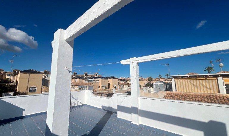 Revente - Maison -
Orihuela Costa - Punta Prima