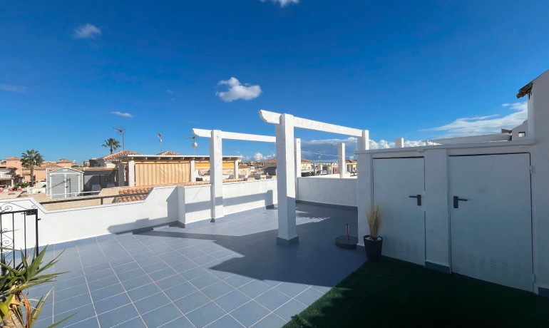 Revente - Maison -
Orihuela Costa - Punta Prima