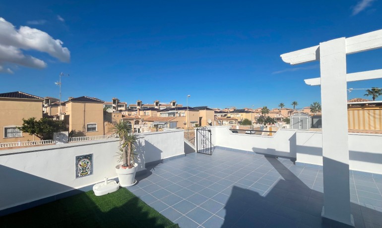 Revente - Maison -
Orihuela Costa - Punta Prima