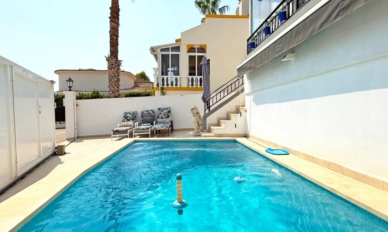 Revente - Villa -
Orihuela Costa - Villamartin