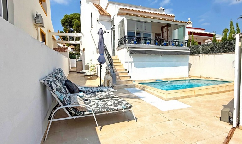 Revente - Villa -
Orihuela Costa - Villamartin